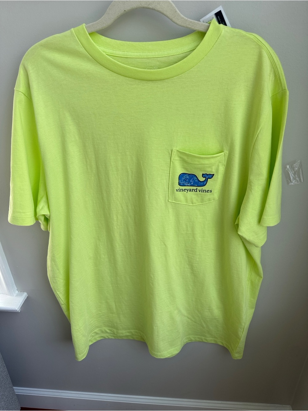 Vineyard Vines Men’s Whale Pocket Tee Neon Lime Green with Blue Logo large NWT